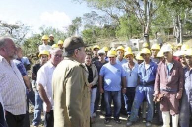 emprestur-holguin-reunion-de-trabajadores-raul-castro-partido-comunista-cuba