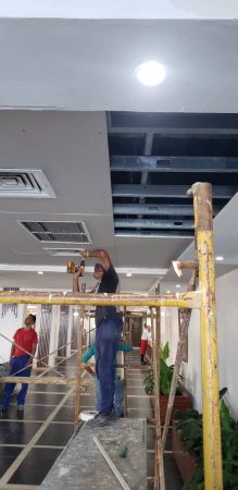 sucursal-emprestur-las-tunas-servicios-reparacion-mantenimiento-tecnicos-ventilacion-techo-falso
