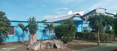 sucursal-emprestur-sa-ciego-de-avila-servicios-entrada-jardin